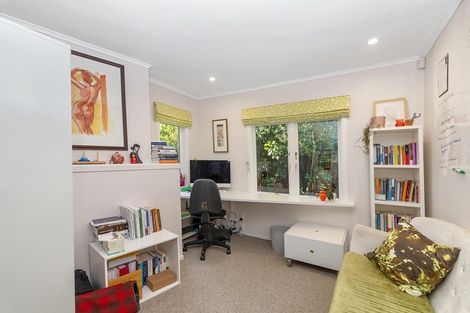 Photo of property in 14 Mayburn Road, Te Atatu Peninsula, Auckland, 0610