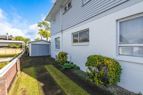 Photo of property in 5 Price Street, Westown, New Plymouth, 4310