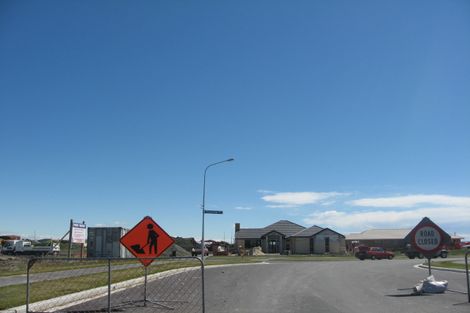 Photo of property in 19 Kingsbridge Drive, Burwood, Christchurch, 8083