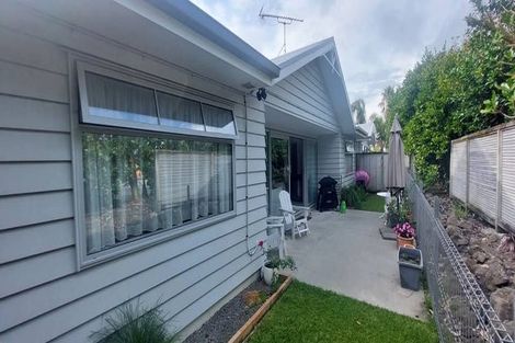 Photo of property in 2/925 Whangaparaoa Road, Manly, Whangaparaoa, 0930