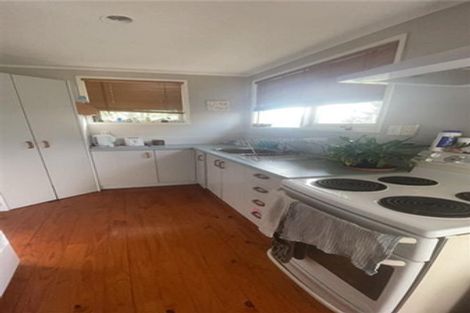 Photo of property in 24 Gossamer Drive, Pakuranga Heights, Auckland, 2010
