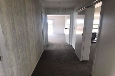 Photo of property in 5 Holiday Road, Stanmore Bay, Whangaparaoa, 0932