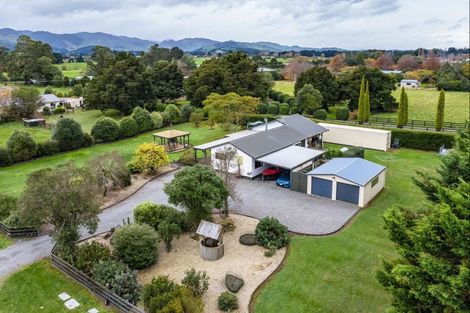 Photo of property in 74 Charles Street, Carterton, 5713