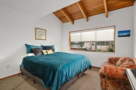 Photo of property in 32 Seacrest Drive, West Harbour, Auckland, 0618