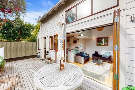 Photo of property in 13a Porritt Avenue, Mount Victoria, Wellington, 6011