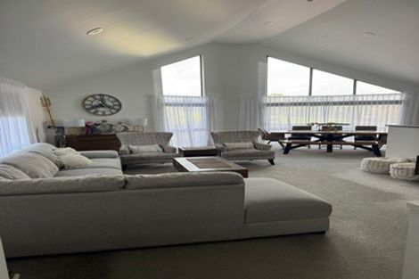 Photo of property in 80 View Ridge Drive, Ranui, Auckland, 0612