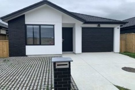 Photo of property in 43 Rorotu Avenue, Karaka, Papakura, 2113