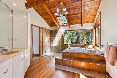 Photo of property in 50 Tram Road, Swanson, Auckland, 0614