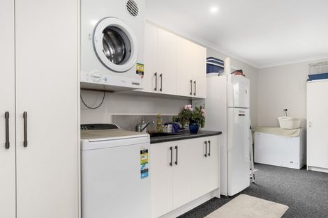 Photo of property in 18 Tranquil Grove, Omokoroa, 3114