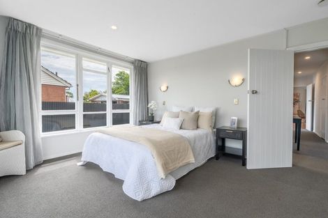 Photo of property in 22 Lambeth Crescent, Northcote, Christchurch, 8052