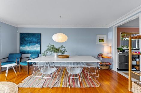 Photo of property in 27 Domain Crescent, Muriwai, Waimauku, 0881