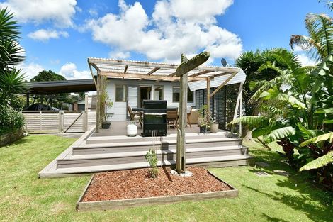 Photo of property in 33 Jelas Road, Red Beach, 0932