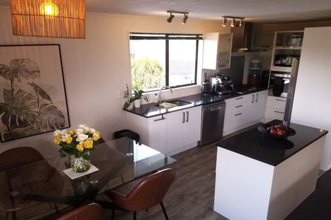 Photo of property in 2 Corric Hill, Torbay, Auckland, 0630