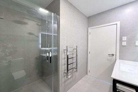 Photo of property in 13a King Richard Place, Browns Bay, Auckland, 0630