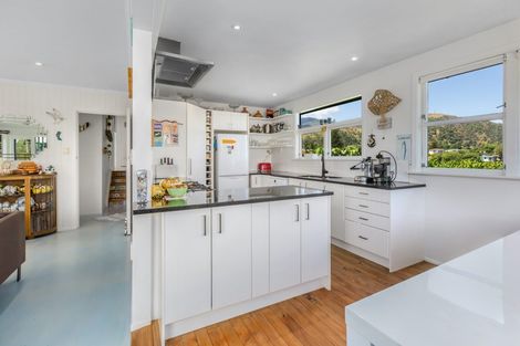Photo of property in 145 Wellington Road, Paekakariki, 5034