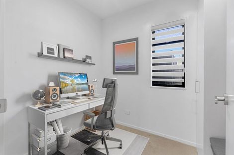 Photo of property in 14 Eileen Newey Place, Henderson, Auckland, 0612