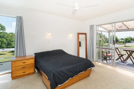 Photo of property in 2 Paradise Place, Milson, Palmerston North, 4414