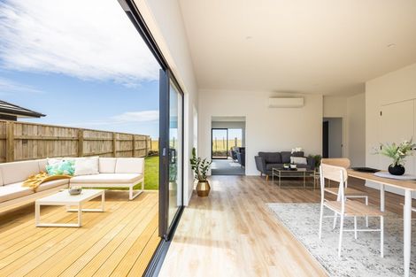 Photo of property in 72 Aratapu Street, Waitara, 4320