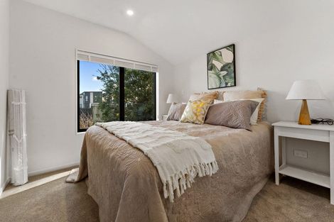 Photo of property in 2c Meadway, Sunnyhills, Auckland, 2010