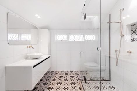 Photo of property in 27 Saltburn Road, Milford, Auckland, 0620