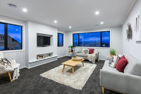 Photo of property in 8 Canary Way, Whitby, Porirua, 5024