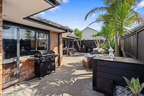 Photo of property in 32 Aranui Drive, Papamoa Beach, Papamoa, 3118