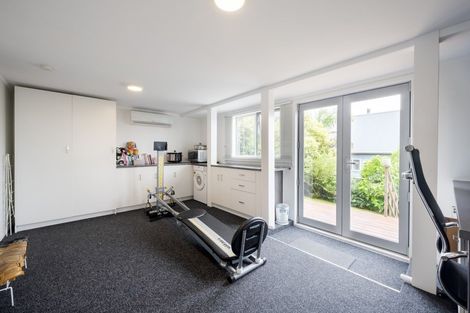 Photo of property in 28 Lewisham Street, Highland Park, Auckland, 2010