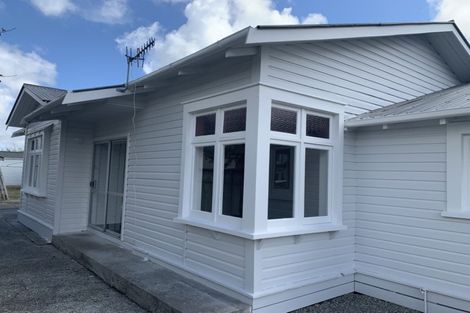 Photo of property in 98 Wood Street, Takaro, Palmerston North, 4410