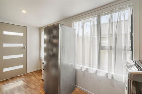 Photo of property in 44 Kohekohe Street, New Lynn, Auckland, 0600