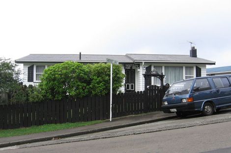 Photo of property in 1 Merritt Way, Newlands, Wellington, 6037