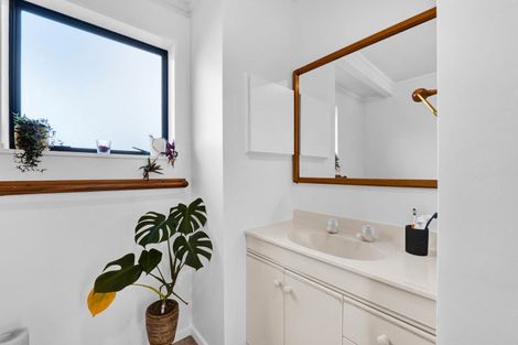 Photo of property in 24 Poplar Grove, Whalers Gate, New Plymouth, 4310