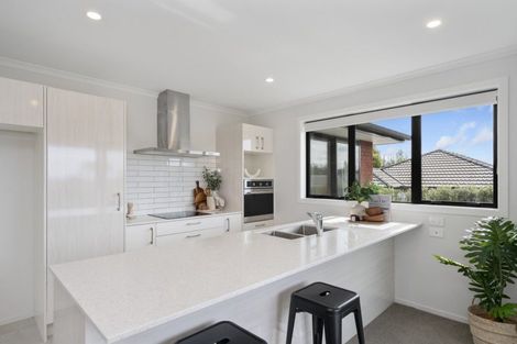 Photo of property in 5 Tangata Way, Omokoroa, 3114