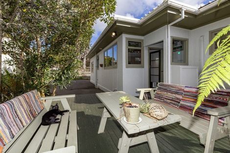 Photo of property in 5 Tennis Court Road, Raumati South, Paraparaumu, 5032