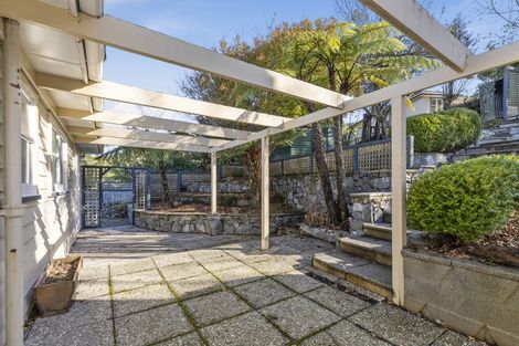 Photo of property in 15a Romney Square, Tawa, Wellington, 5028