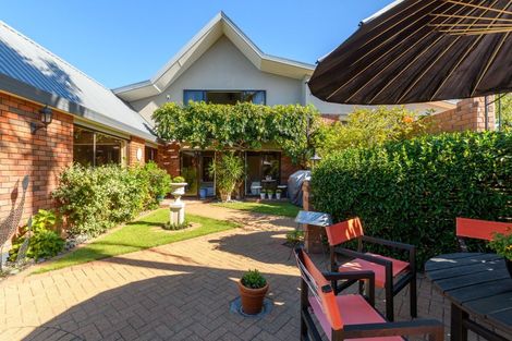 Photo of property in 51 Hillcrest Road, Otumoetai, Tauranga, 3110