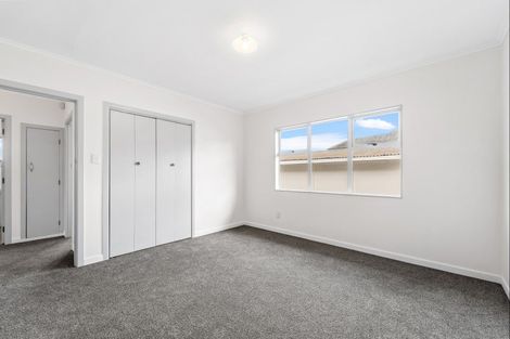 Photo of property in 35 Eastglen Road, Glen Eden, Auckland, 0602