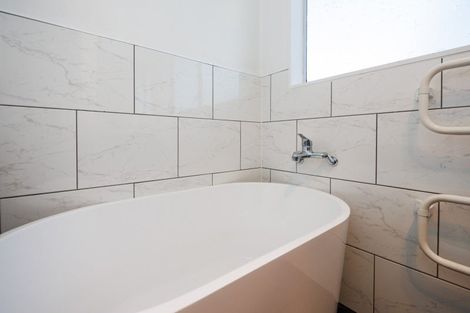 Photo of property in 28 Cascade Crescent, Westbrook, Palmerston North, 4412