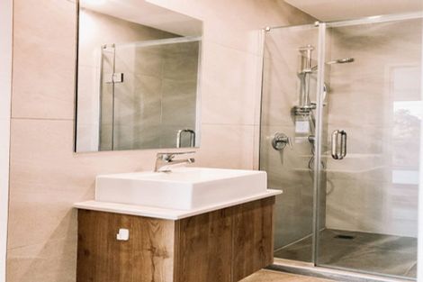Photo of property in 26a Holland Avenue, Point England, Auckland, 1072