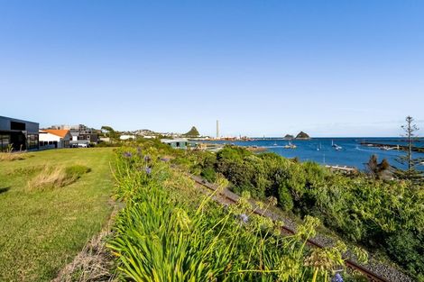 Photo of property in 38 Birdwood Avenue, Moturoa, New Plymouth, 4310