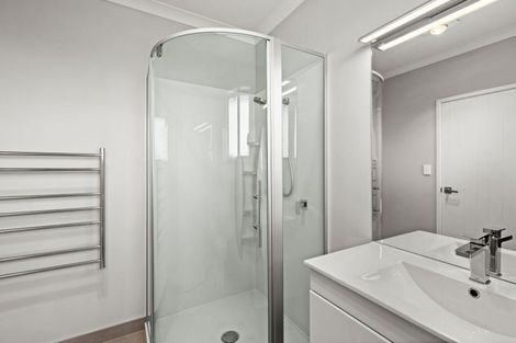 Photo of property in 18 Ruakituri Place, Te Awa, Napier, 4110