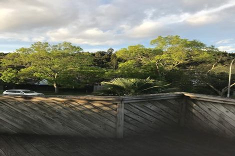 Photo of property in 15 Vandeleur Avenue, Birkdale, Auckland, 0626