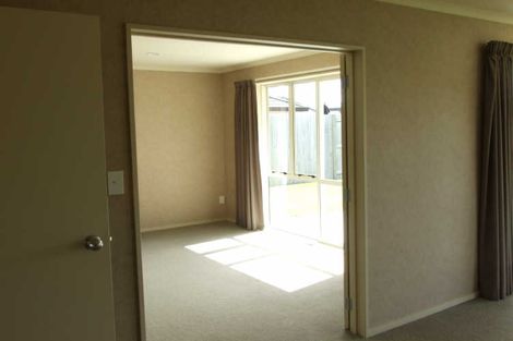 Photo of property in 5 Boston Parade, Kelvin Grove, Palmerston North, 4414