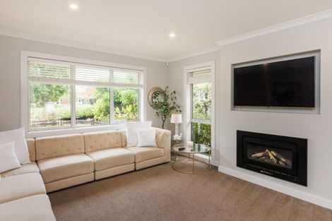 Photo of property in 9 Riverstone Grove, Hokowhitu, Palmerston North, 4410