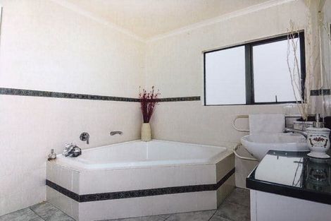 Photo of property in 36 Santa Ana Drive, Dannemora, Auckland, 2016