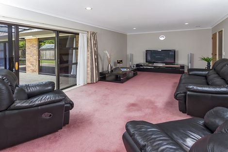 Photo of property in 23 Lexington Drive, Botany Downs, Auckland, 2010