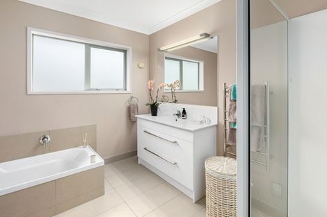 Photo of property in 1 Riverside Place, Katikati, 3129