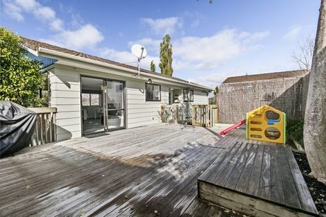 Photo of property in 15 Chislehurst Street, Henderson, Auckland, 0612