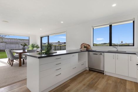 Photo of property in 15 Jersey Place, Bell Block, New Plymouth, 4312