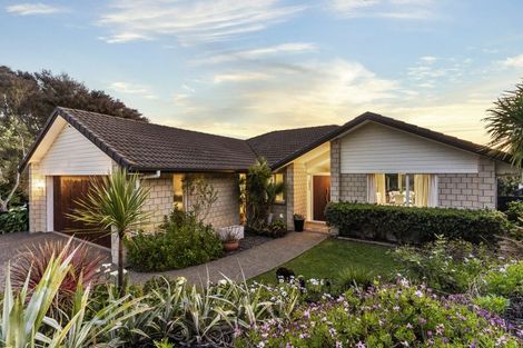 Photo of property in 27 Pounamu Avenue, Greenhithe, Auckland, 0632