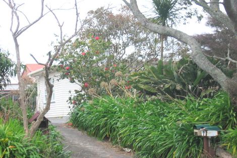 Photo of property in 2/219 Don Buck Road, Massey, Auckland, 0614